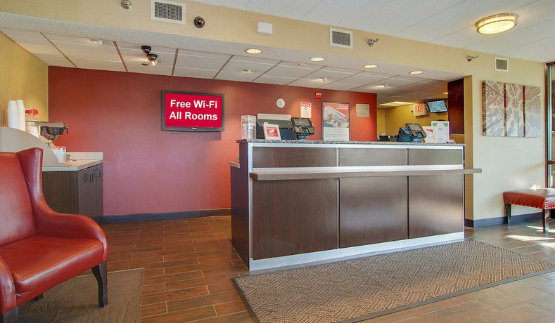 Imagen de los interiores del Hotel Red Roof Inn Akron. Foto 17