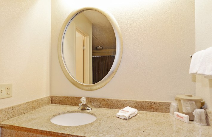 Imagen de la habitación del Hotel Red Roof Inn Akron. Foto 9