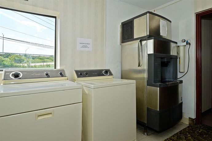 Imagen de la piscina del Hotel Red Roof Inn Allentown South. Foto 16