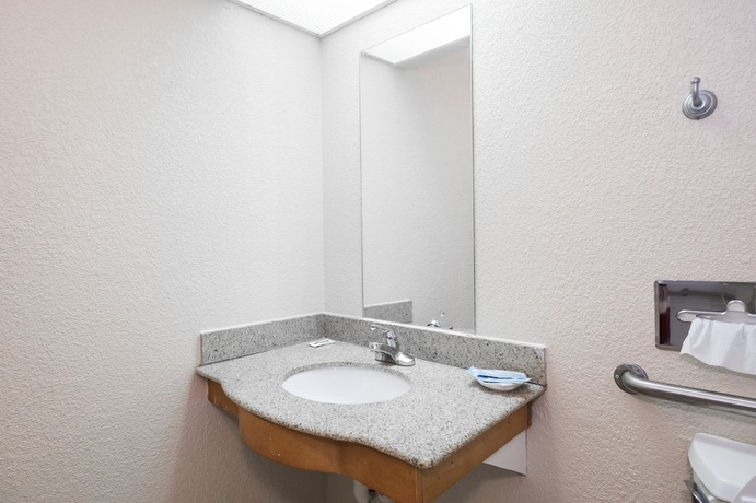 Imagen de la habitación del Hotel Red Roof Inn Ames. Foto 11