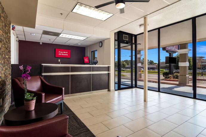 Imagen de los interiores del Hotel Red Roof Inn Atlanta - Kennesaw State University. Foto 18