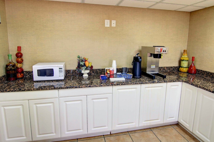 Imagen del bar/restaurante del Hotel Red Roof Inn Atlanta Six Flags 793 Hotel. Foto 4