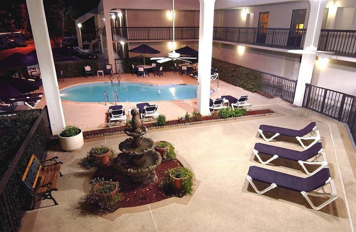Imagen de la piscina del Hotel Red Roof Inn Augusta - Washington Road. Foto 15