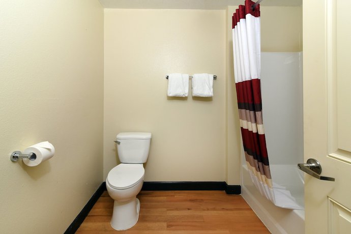 Imagen de la habitación del Hotel Red Roof Inn Bakersfield. Foto 14