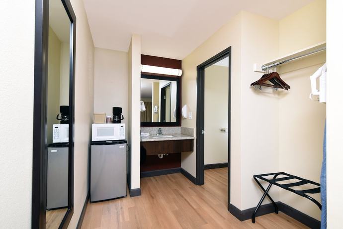 Imagen de la habitación del Hotel Red Roof Inn Bakersfield. Foto 16