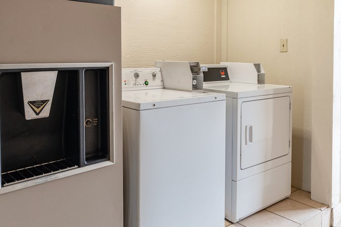 Imagen de los interiores del Hotel Red Roof Inn Buffalo, TX. Foto 18