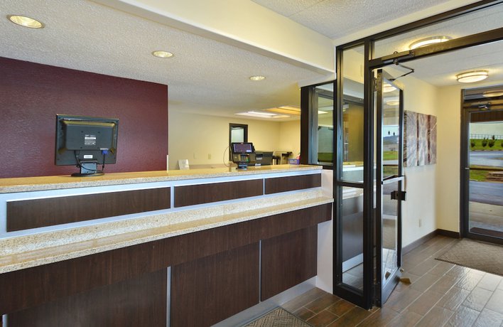 Imagen de los interiores del Hotel Red Roof Inn Charleston West - Hurricane, WV. Foto 19
