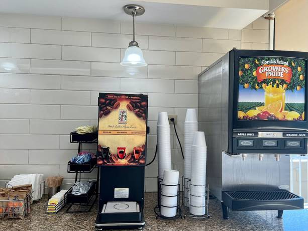 Imagen de los interiores del Hotel Red Roof Inn Charlottesville. Foto 17