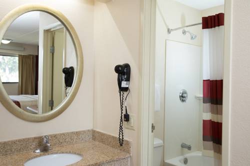 Imagen de la habitación del Hotel Red Roof Inn Cincinnati Northeast - Blue Ash. Foto 6