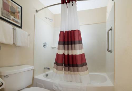 Imagen de la habitación del Hotel Red Roof Inn Cincinnati Northeast - Blue Ash. Foto 11