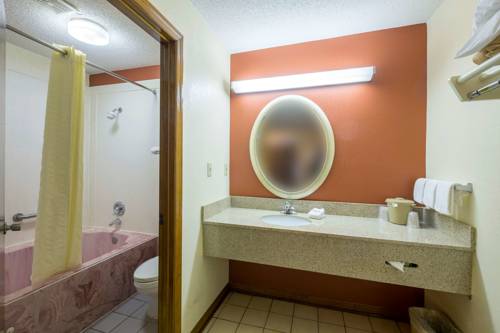 Imagen de la habitación del Hotel Red Roof Inn Clarksville. Foto 3