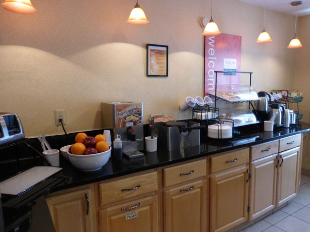 Imagen de la habitación del Hotel Red Roof Inn Clifton Park. Foto 11