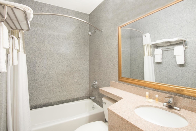 Imagen de la habitación del Hotel Red Roof Inn Copiague. Foto 9