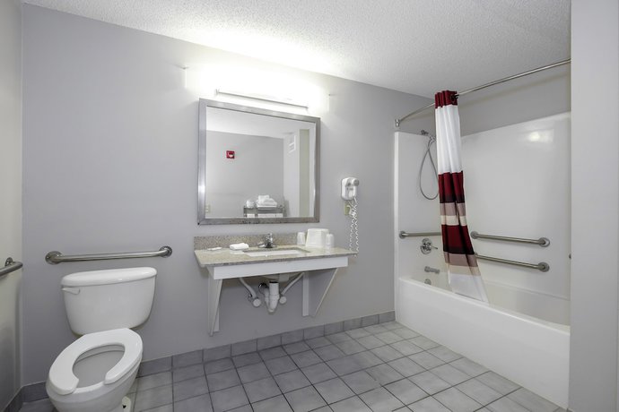 Imagen de la habitación del Hotel Red Roof Inn Defuniak Springs. Foto 2