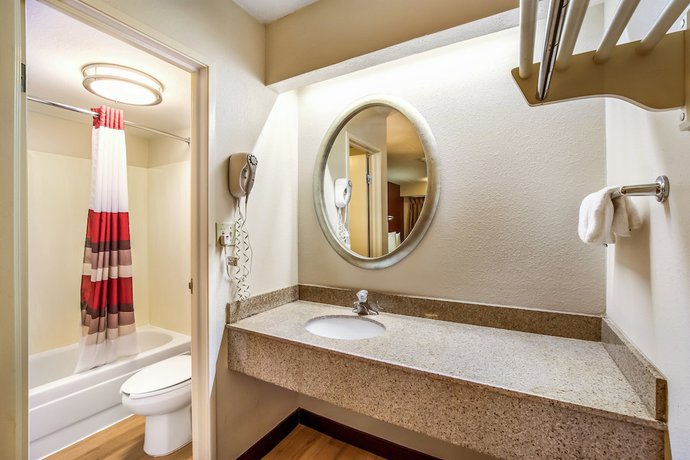 Imagen de la habitación del Hotel Red Roof Inn Detroit - Plymouth/ Canton. Foto 9