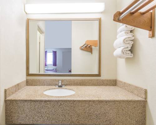 Imagen general del Hotel Red Roof Inn Edgewood. Foto 1