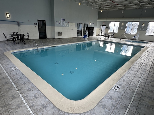 Imagen de la piscina del Hotel Red Roof Inn Flint. Foto 16