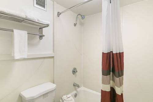 Imagen de la habitación del Hotel Red Roof Inn Forsyth. Foto 11