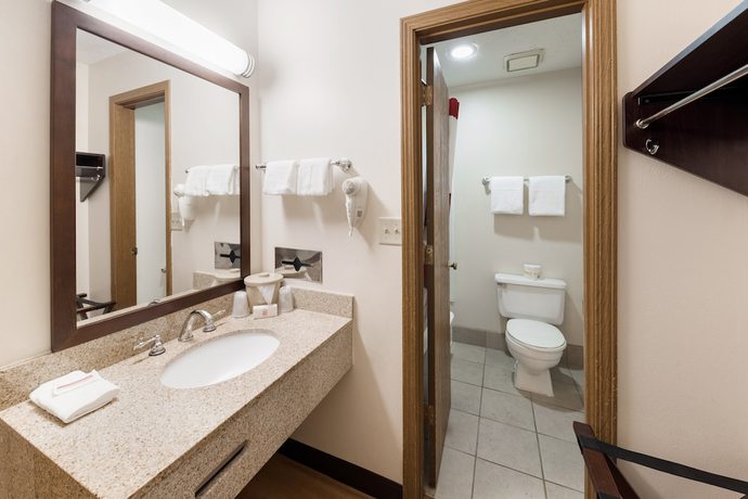 Imagen de la habitación del Hotel Red Roof Inn Fort Wayne. Foto 10