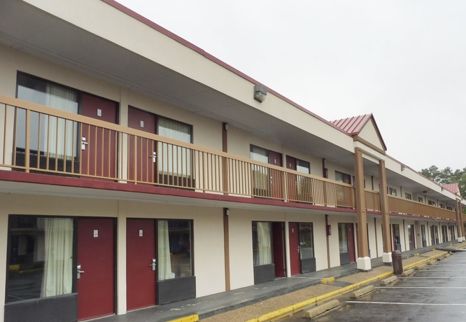 Imagen de los exteriores del Hotel Red Roof Inn Fredericksburg South. Foto 10
