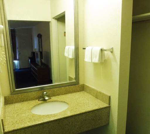 Imagen de la habitación del Hotel Red Roof Inn Fredericksburg South. Foto 3