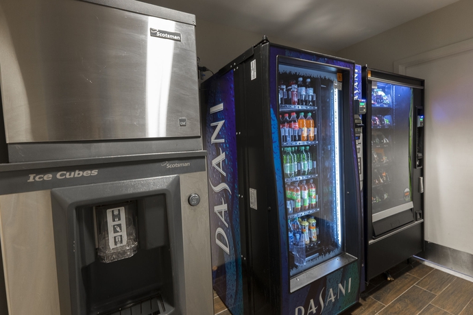 Imagen de los interiores del Hotel Red Roof Inn Garden City - Long Island. Foto 10