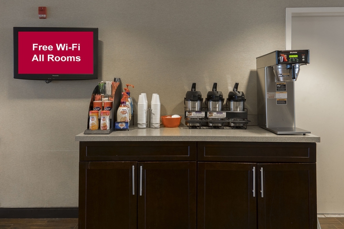 Imagen de los interiores del Hotel Red Roof Inn Garden City - Long Island. Foto 11