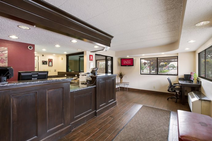 Imagen de los interiores del Hotel Red Roof Inn Grand Rapids Airport. Foto 15