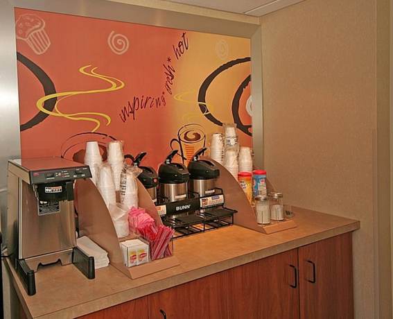 Imagen de los interiores del Hotel Red Roof Inn Greensboro Airport. Foto 20