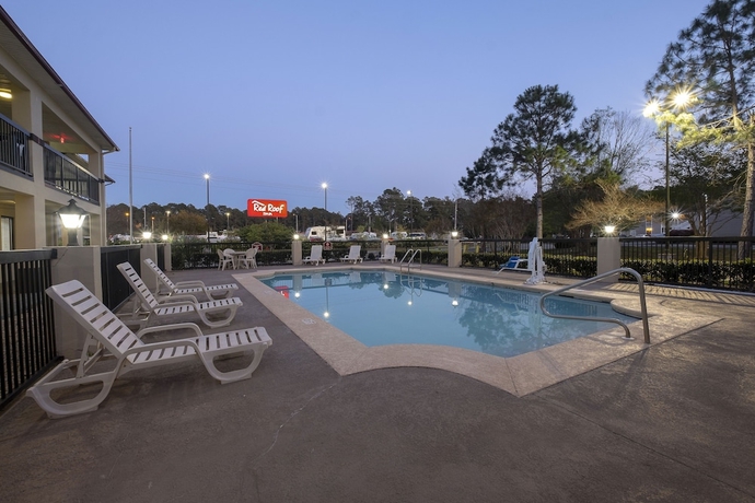 Imagen de la piscina del Hotel Red Roof Inn Gulf Shores. Foto 19
