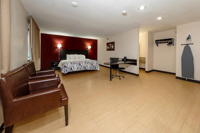 Imagen de la habitación del Hotel Red Roof Inn Jacksonville - Cruise Port. Foto 13