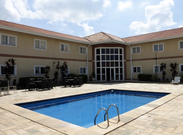 Imagen de la piscina del Hotel Red Roof Inn Jundiai. Foto 19