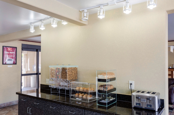 Imagen del bar/restaurante del Hotel Red Roof Inn Kenner &ndash; New Orleans Airport Ne. Foto 2