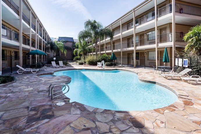 Imagen de la piscina del Hotel Red Roof Inn Kenner &ndash; New Orleans Airport Ne. Foto 13