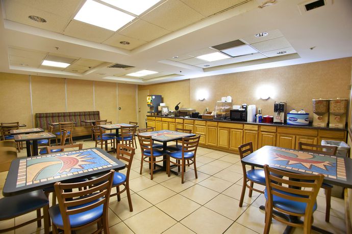 Imagen del bar/restaurante del Hotel Red Roof Inn Knoxville Central - Papermill Road. Foto 3