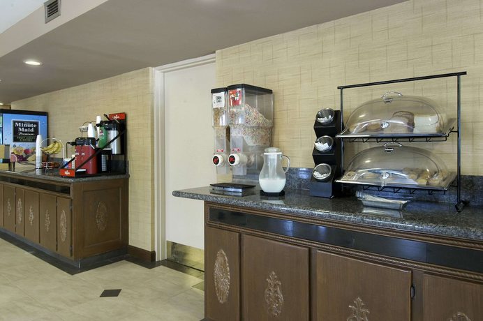 Imagen del bar/restaurante del Hotel Red Roof Inn Leeds. Foto 3