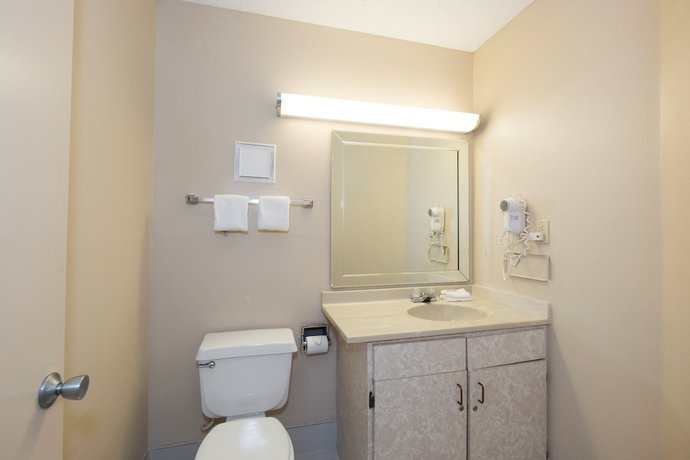 Imagen de la habitación del Hotel Red Roof Inn MacClenny. Foto 14