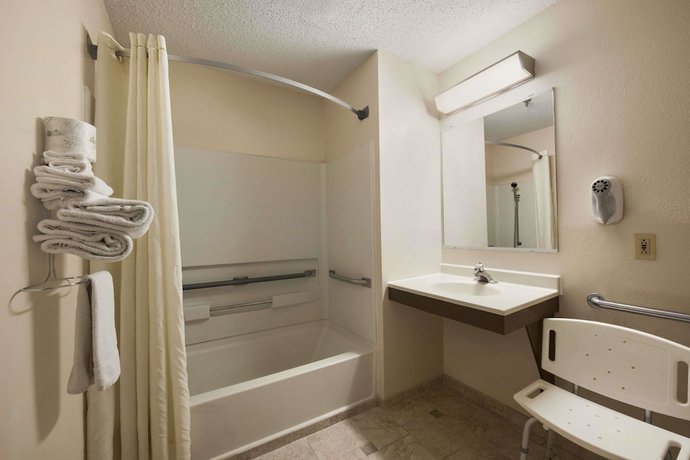 Imagen de la habitación del Hotel Red Roof Inn Mansfield. Foto 6