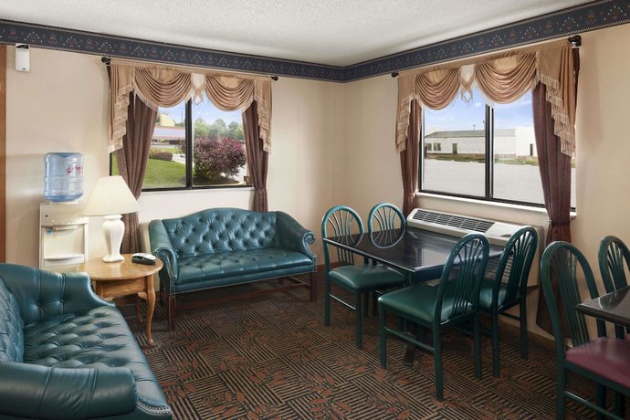 Imagen de los interiores del Hotel Red Roof Inn Mansfield. Foto 18
