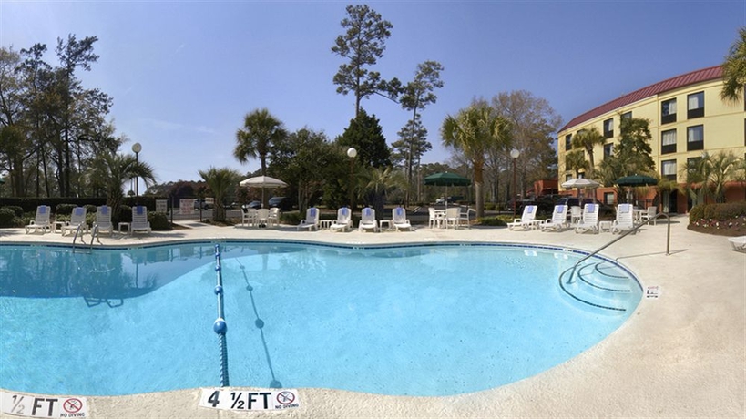 Imagen de la piscina del Hotel Red Roof Inn Myrtle Beach - Market Commons. Foto 16