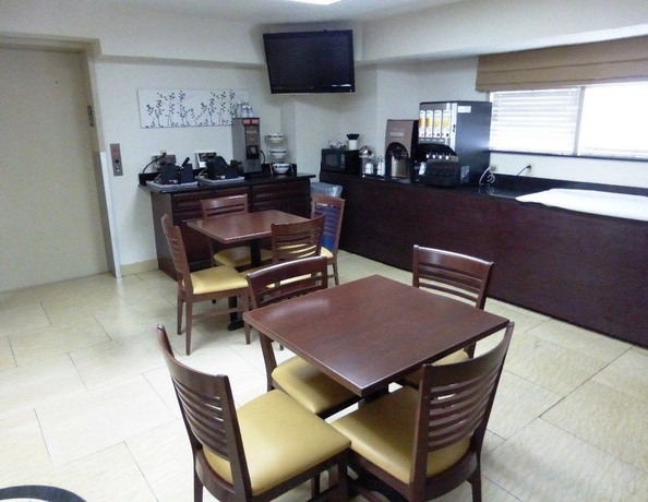 Imagen del bar/restaurante del Hotel Red Roof Inn New Orleans Airport. Foto 2