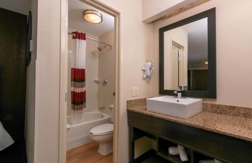 Imagen general del Hotel Red Roof Inn PLUS+ Baltimore - Washington DC/BWI South. Foto 4