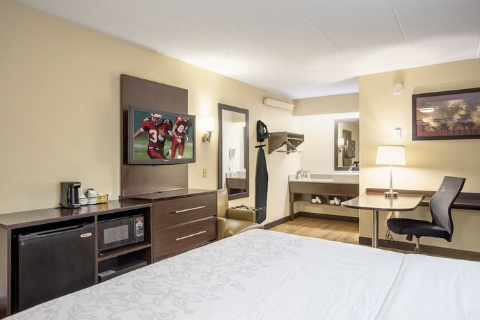 Imagen de la habitación del Hotel Red Roof Inn PLUS+ Chicago - Naperville. Foto 8