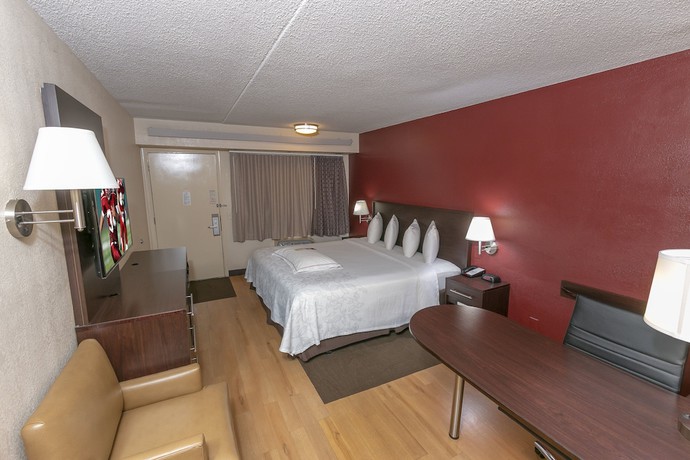 Imagen de la habitación del Hotel Red Roof Inn PLUS+ Chicago - Naperville. Foto 12