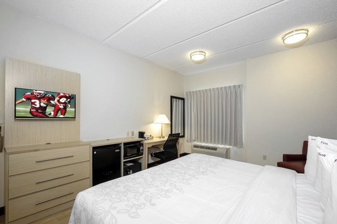 Imagen de la habitación del Hotel Red Roof Inn PLUS+ Gainesville. Foto 5