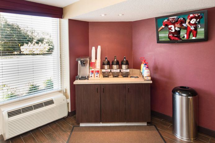 Imagen de los interiores del Hotel Red Roof Inn PLUS+ Mt Pleasant - Patriots Point. Foto 20