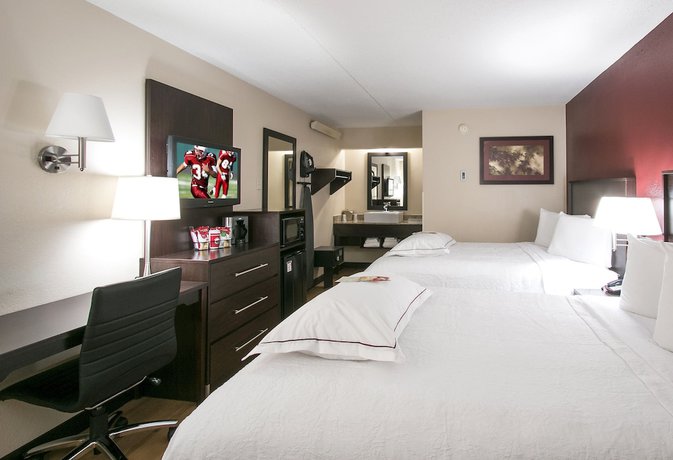 Imagen de la habitación del Hotel Red Roof Inn PLUS+ Mt Pleasant - Patriots Point. Foto 16