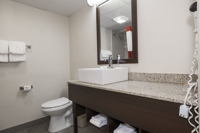 Imagen de la habitación del Hotel Red Roof Inn PLUS+ Poughkeepsie. Foto 16