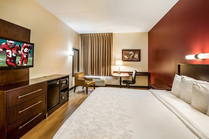 Imagen de la habitación del Hotel Red Roof Inn PLUS+ Raleigh Downtown &ndash; NCSU/Conv Center. Foto 12