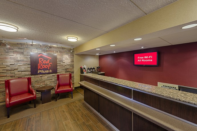 Imagen de los interiores del Hotel Red Roof Inn PLUS+ University at Buffalo - Amherst. Foto 18